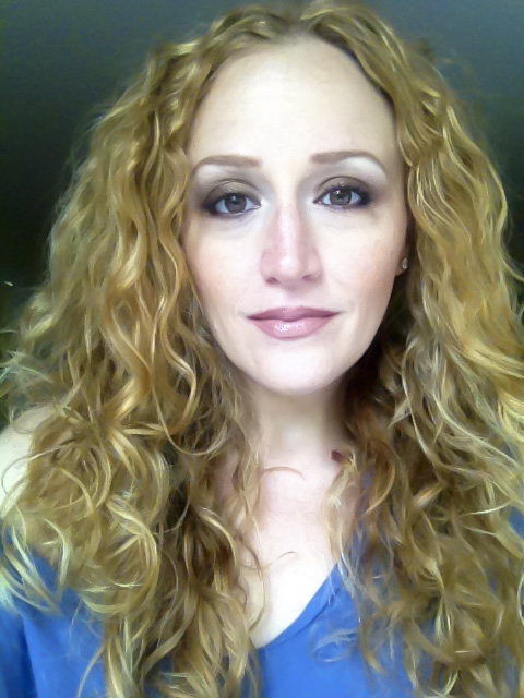 Bronze makeup on Stephanie Klein